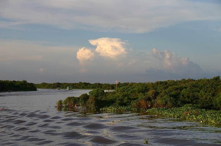 Tonlé Sap Lake: The Heart of Cambodia