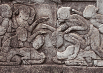 Picture of the day: Cockfight at the Bayon