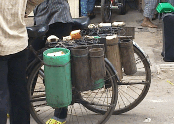 Picture of the day: Sugar Palm Wine Vendors in Phnom Penh
