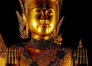 Picture of the day: Cambodia Golden Maitreya Buddha in Cambodia Royal Palace