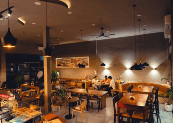 Restaurants: OZ Cafe & Bistro, Phnom Penh