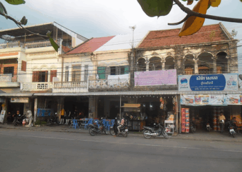 Kratié Town on the Mekong: Colonial Echoes, River Life, and Irrawaddy Dolphins