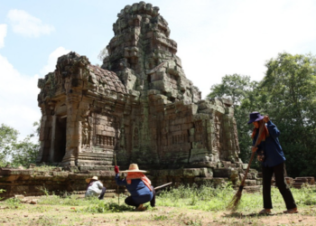 Picture of the day: Guardians of Prasat Chrung