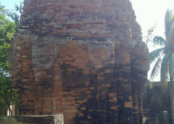 Phnom Chisor: A Hilltop Temple With A Timeless View