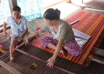 Picture of the day: Weaving a Straw Mat near Phnom Penh, Cambodia