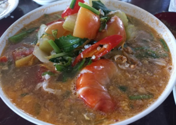 Picture of the day: Mekong Lobster Soup – A Comforting Cambodian River Feast