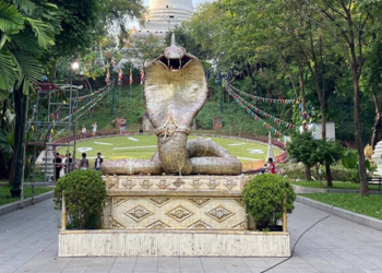 Picture of the day: Serpent Guardian of Wat Phnom