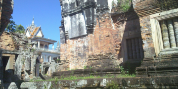 Video: A False Door of Phnom Chisor: A Khmer Stone Masterpiece