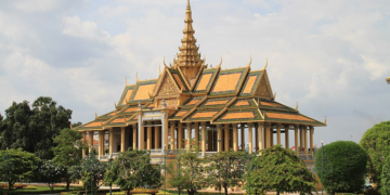 Video: Phnom Penh by Night: A Tuk Tuk Ride Past the Royal Palace