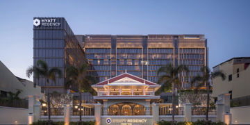 Tourism: Hyatt Regency Phnom Penh: Contemporary Luxury in the Heart of the Capital