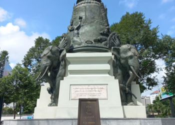 World War I memorial in Phnom Penh honoring Cambodian soldiers who died serving France.
