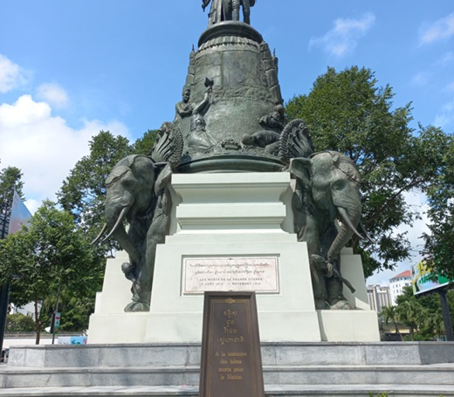 World War I memorial in Phnom Penh honoring Cambodian soldiers who died serving France.